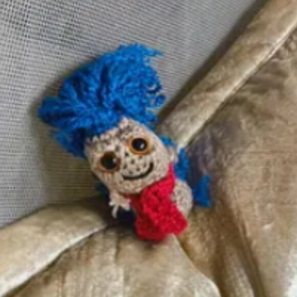 Handmade Keychain Hello Caterpillar - Picture 2 of 2